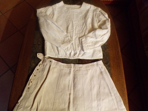 Ancienne tenue femme - , de